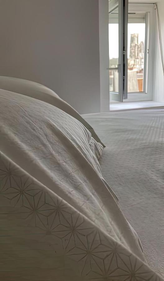 Apartament Vue Sur La Cathedrale - Au Coeur De Bourges Zewnętrze zdjęcie